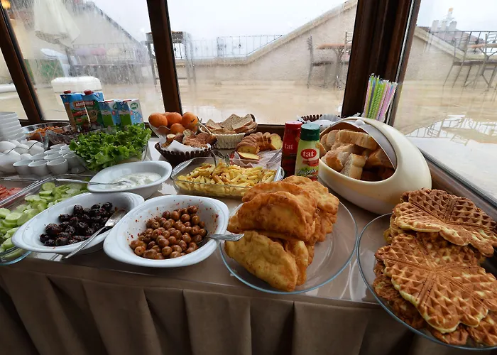 Rose Valley מלון 4*